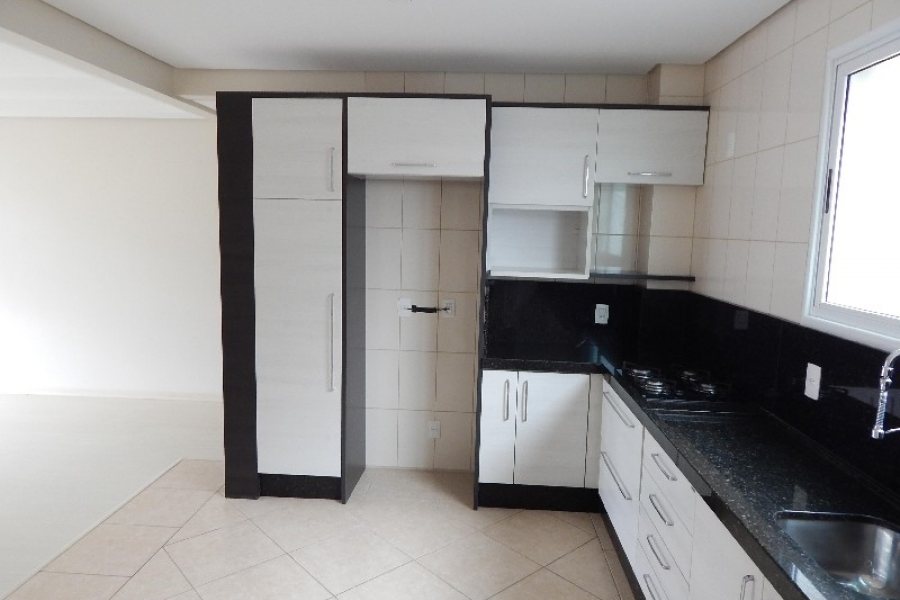 Apartamento com 104m², 3 dormitórios, 2 vagas, no bairro Vinhedos em Caxias do Sul para Alugar