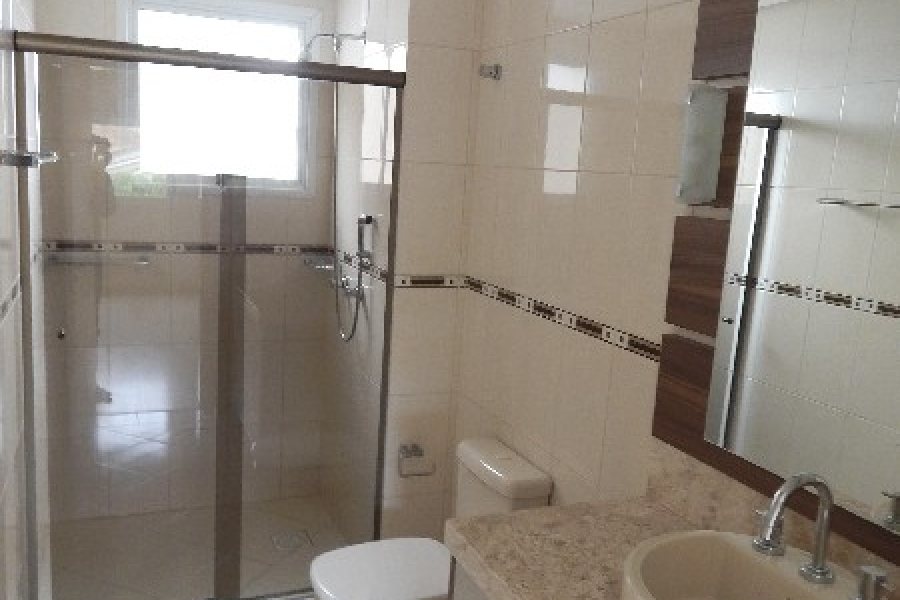 Apartamento com 104m², 3 dormitórios, 2 vagas, no bairro Vinhedos em Caxias do Sul para Alugar