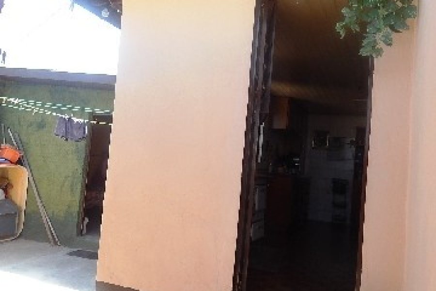 Casa com 96m², 4 dormitórios, 1 vaga, no bairro Kayser em Caxias do Sul para Comprar