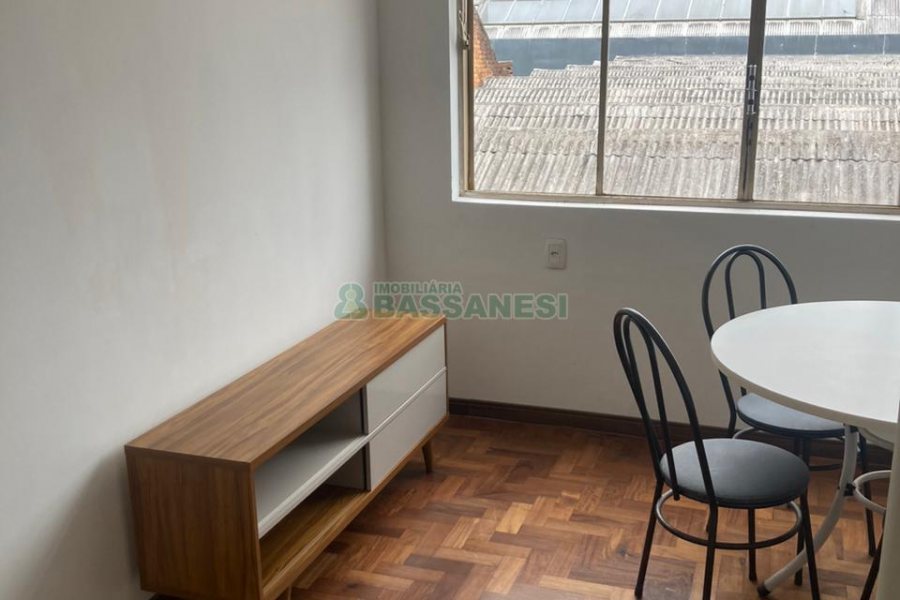 Apto Mobiliado com 50m², 1 dormitório, no bairro Centro em Caxias do Sul para Alugar