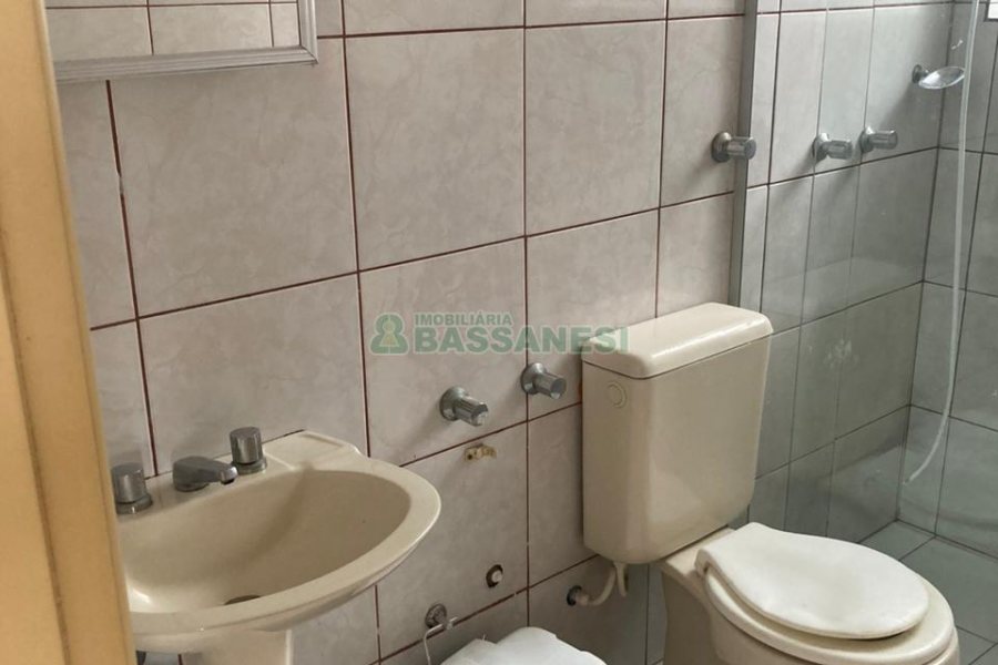 Apto Mobiliado com 50m², 1 dormitório, no bairro Centro em Caxias do Sul para Alugar