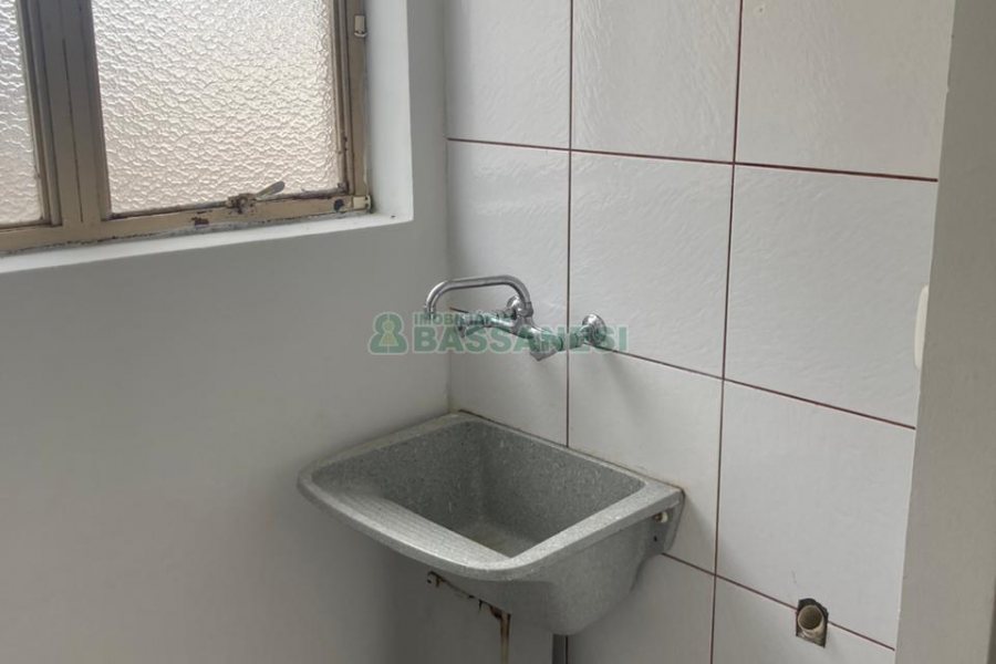 Apto Mobiliado com 50m², 1 dormitório, no bairro Centro em Caxias do Sul para Alugar