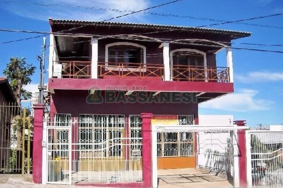 Casa com 361m², 3 dormitórios, 2 vagas, no bairro Fatima em Caxias do Sul para Comprar