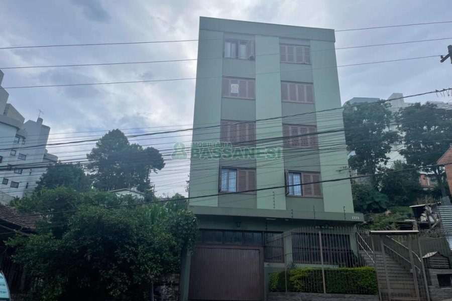 Apartamento com 100m², 3 dormitórios, 1 vaga, no bairro Centro em Caxias do Sul para Comprar