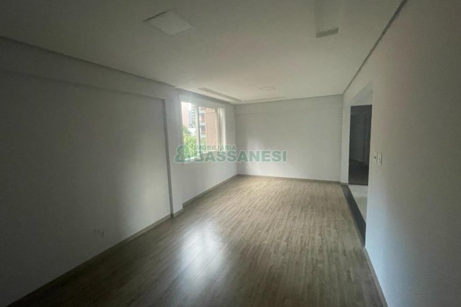 Apartamento com 100m², 3 dormitórios, 1 vaga, no bairro Centro em Caxias do Sul para Comprar