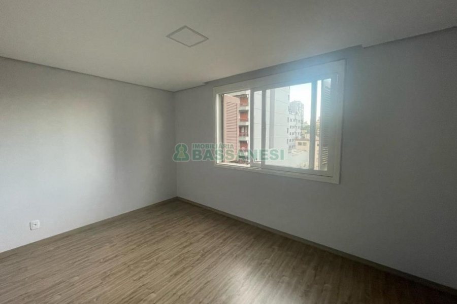 Apartamento com 100m², 3 dormitórios, 1 vaga, no bairro Centro em Caxias do Sul para Comprar