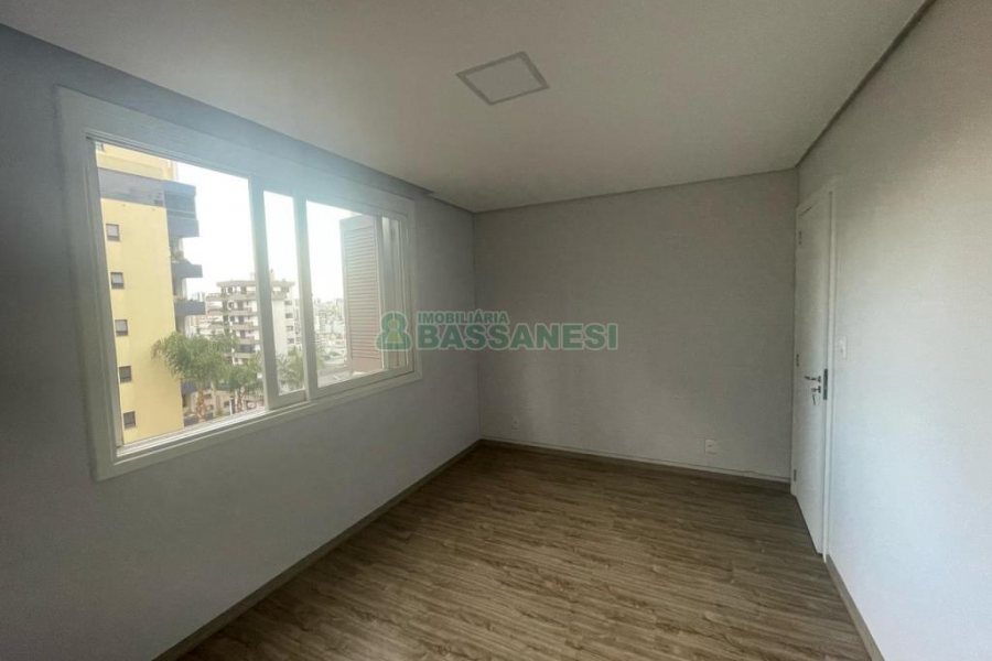Apartamento com 100m², 3 dormitórios, 1 vaga, no bairro Centro em Caxias do Sul para Comprar