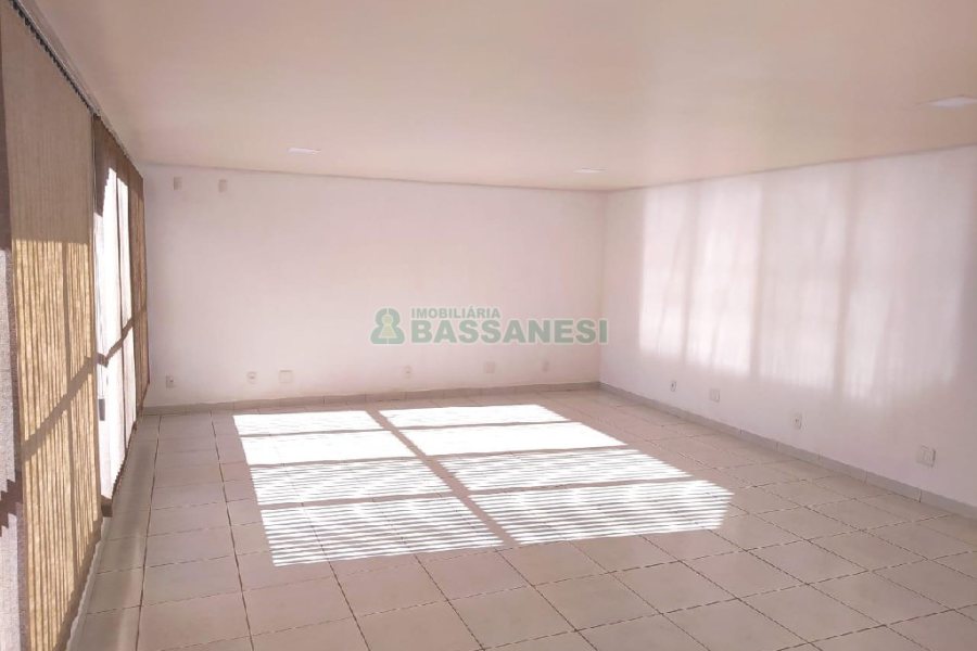 Sala com 45m², no bairro Centro em Caxias do Sul para Comprar