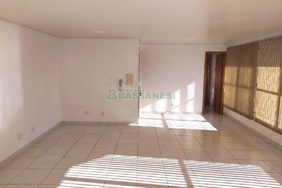 Sala com 45m², no bairro Centro em Caxias do Sul para Comprar