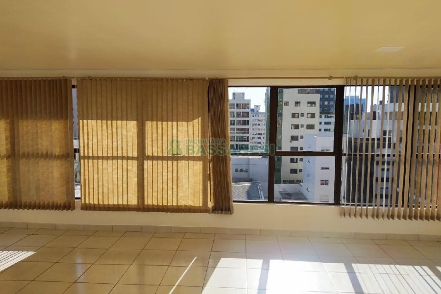 Sala com 45m², no bairro Centro em Caxias do Sul para Comprar
