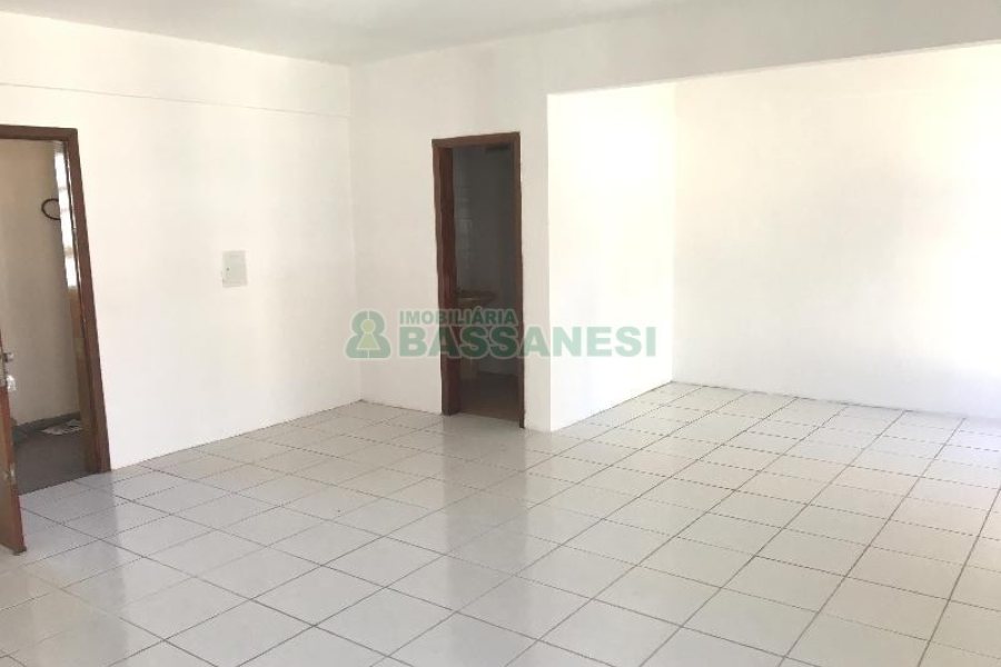 Sala com 43m², no bairro Centro em Caxias do Sul para Alugar