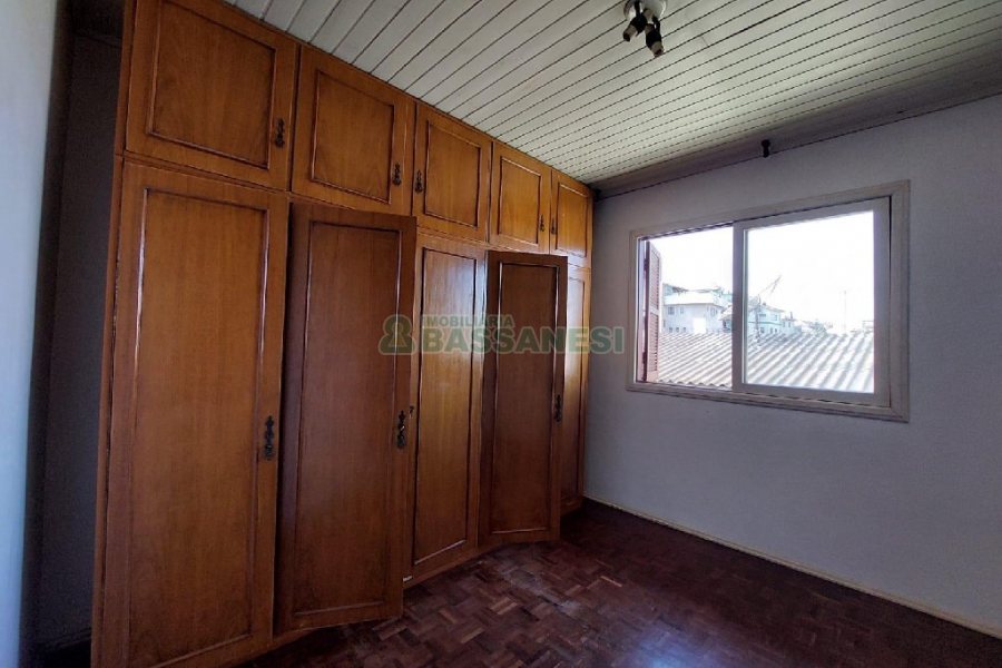 Casa com 180m², 3 dormitórios, 2 vagas, no bairro Rio Branco em Caxias do Sul para Alugar