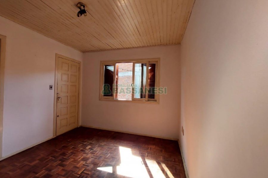 Casa com 180m², 3 dormitórios, 2 vagas, no bairro Rio Branco em Caxias do Sul para Alugar