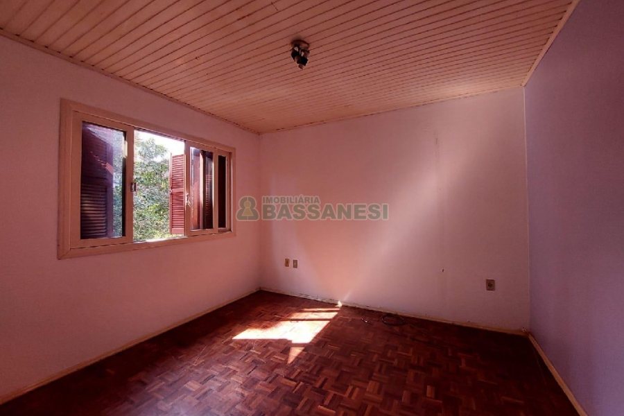 Casa com 180m², 3 dormitórios, 2 vagas, no bairro Rio Branco em Caxias do Sul para Alugar