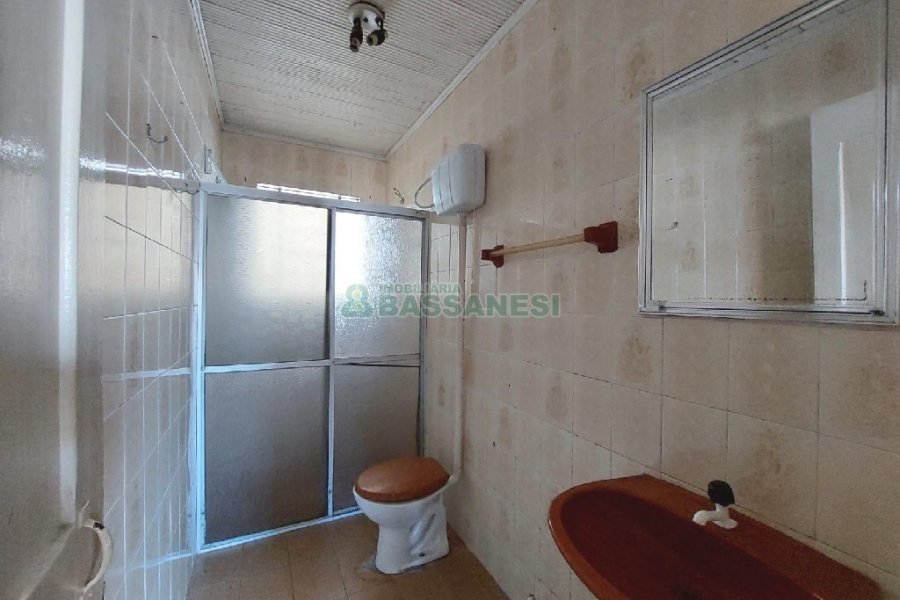 Casa com 180m², 3 dormitórios, 2 vagas, no bairro Rio Branco em Caxias do Sul para Alugar