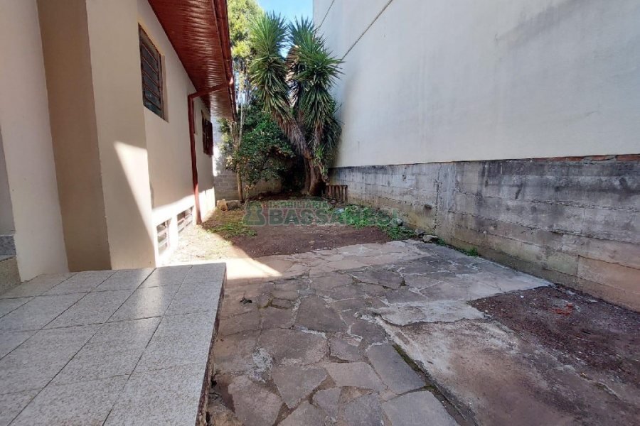 Casa com 180m², 3 dormitórios, 2 vagas, no bairro Rio Branco em Caxias do Sul para Alugar