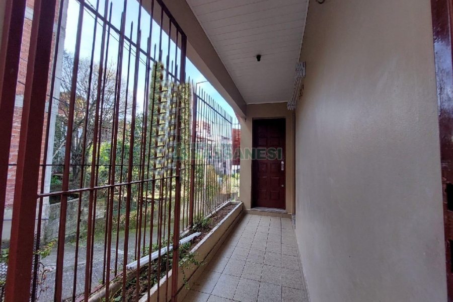 Casa com 180m², 3 dormitórios, 2 vagas, no bairro Rio Branco em Caxias do Sul para Alugar