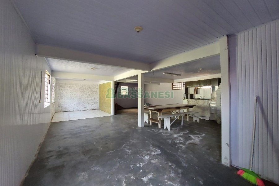 Casa com 180m², 3 dormitórios, 2 vagas, no bairro Rio Branco em Caxias do Sul para Alugar
