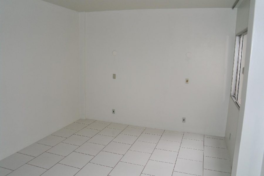 Sala com 21m², no bairro Centro em Caxias do Sul para Alugar