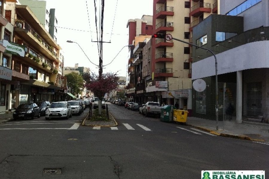 Loja com 272m², no bairro São Pelegrino em Caxias do Sul para Comprar