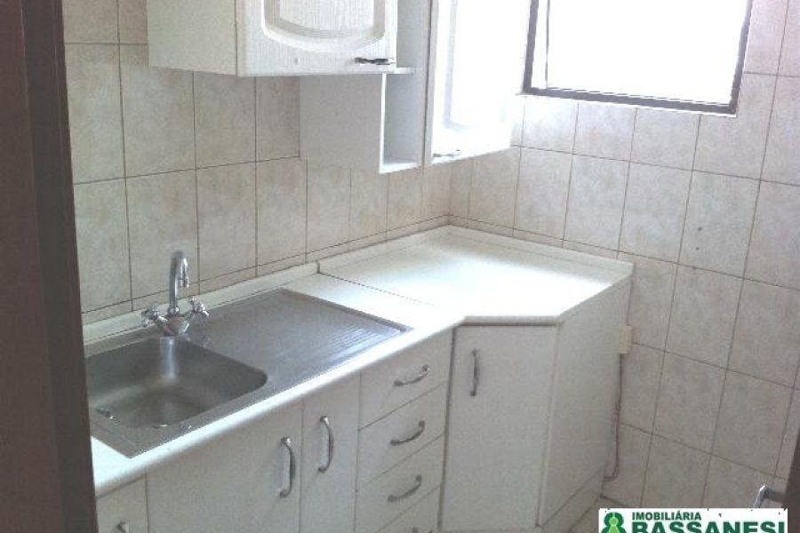 Loja com 272m², no bairro São Pelegrino em Caxias do Sul para Comprar