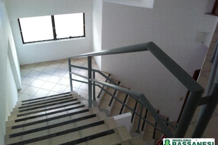 Loja com 272m², no bairro São Pelegrino em Caxias do Sul para Comprar