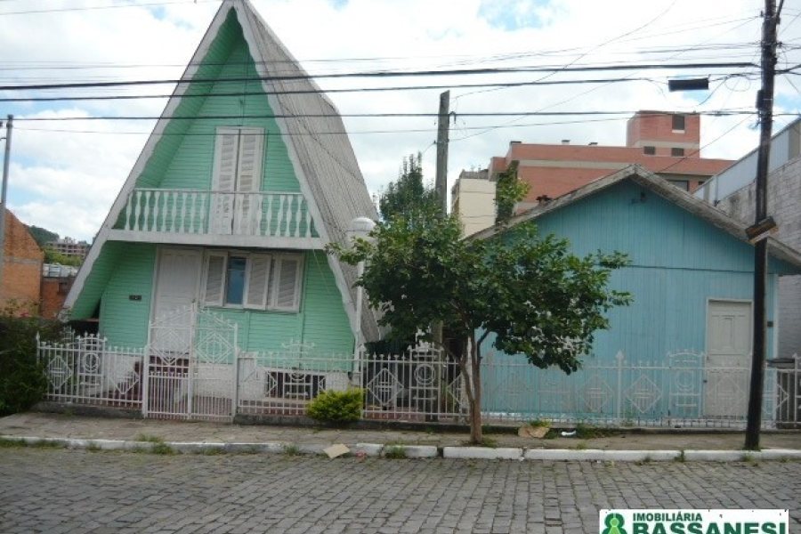 Casa, 3 dormitórios, 1 vaga, no bairro Pio X em Caxias do Sul para Comprar