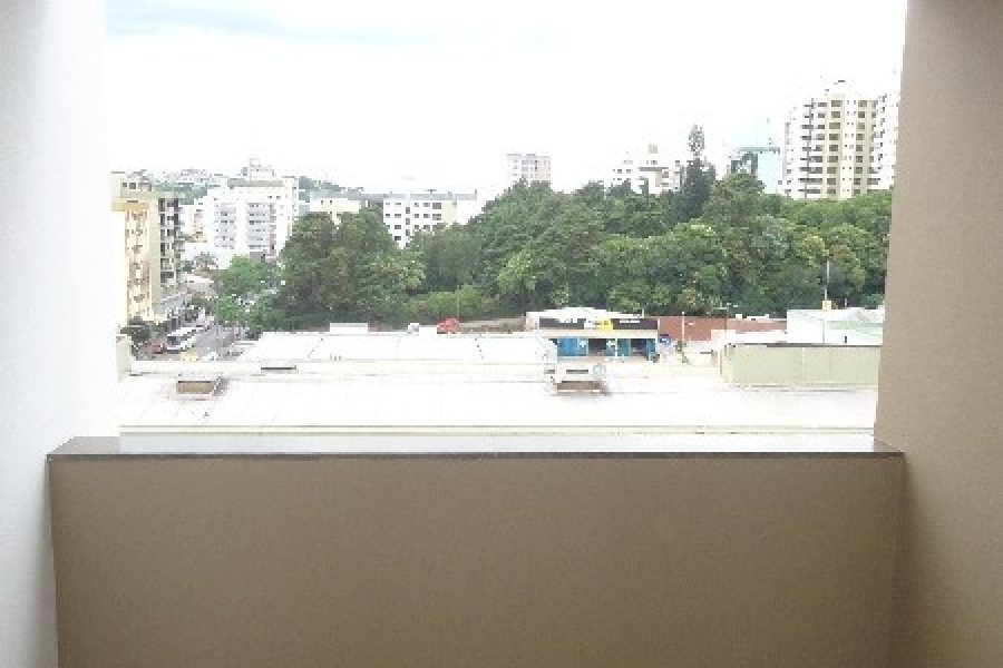 Apartamento com 50m², 1 dormitório, 1 vaga, no bairro Lourdes em Caxias do Sul para Alugar