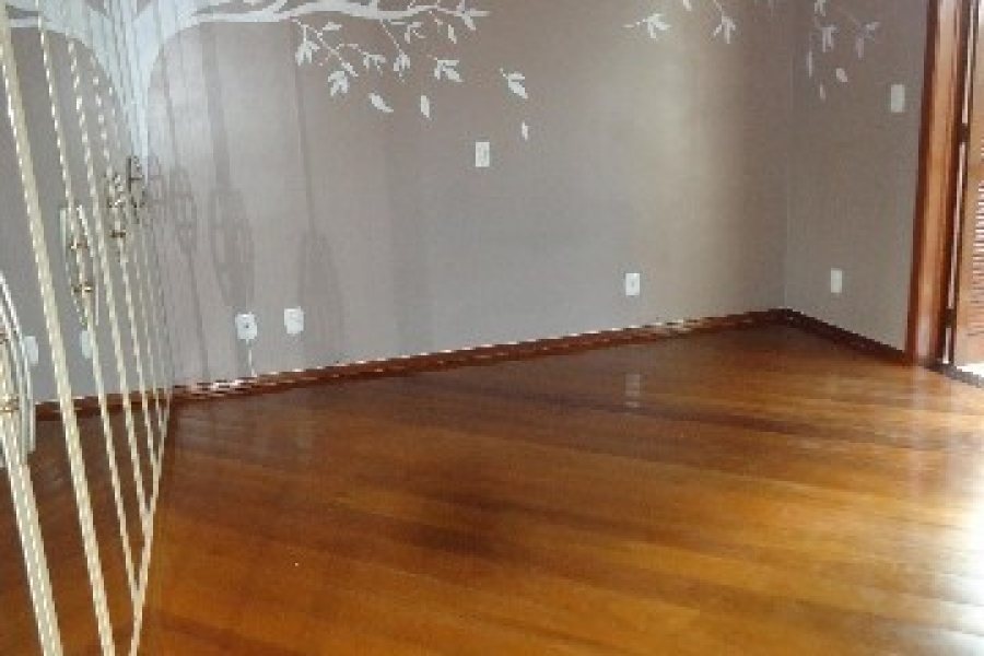 Apto/Cobertura com 276m², 3 dormitórios, 2 vagas, no bairro Sagrada Família em Caxias do Sul para Comprar