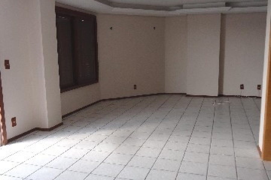 Apto/Cobertura com 276m², 3 dormitórios, 2 vagas, no bairro Sagrada Família em Caxias do Sul para Comprar