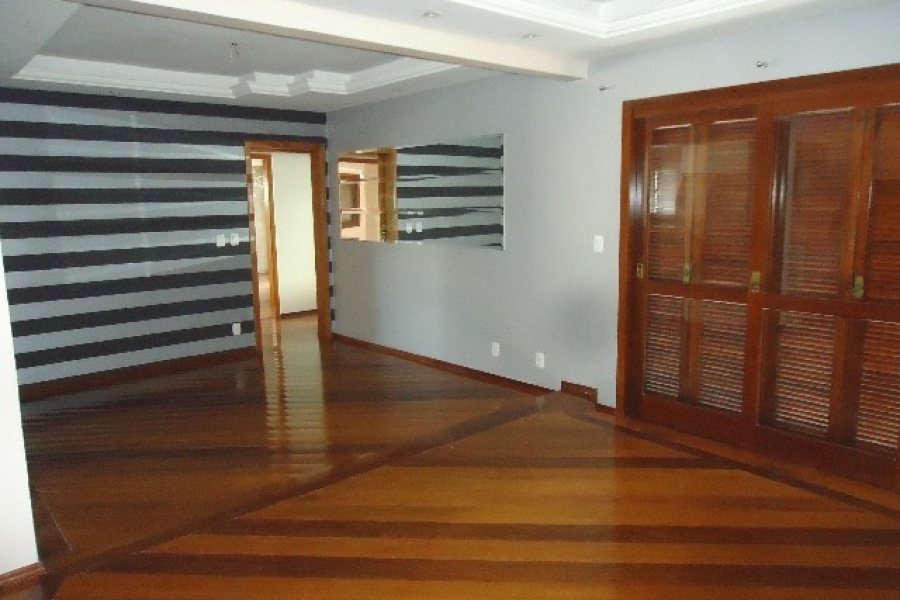 Apto/Cobertura com 276m², 3 dormitórios, 2 vagas, no bairro Sagrada Família em Caxias do Sul para Comprar