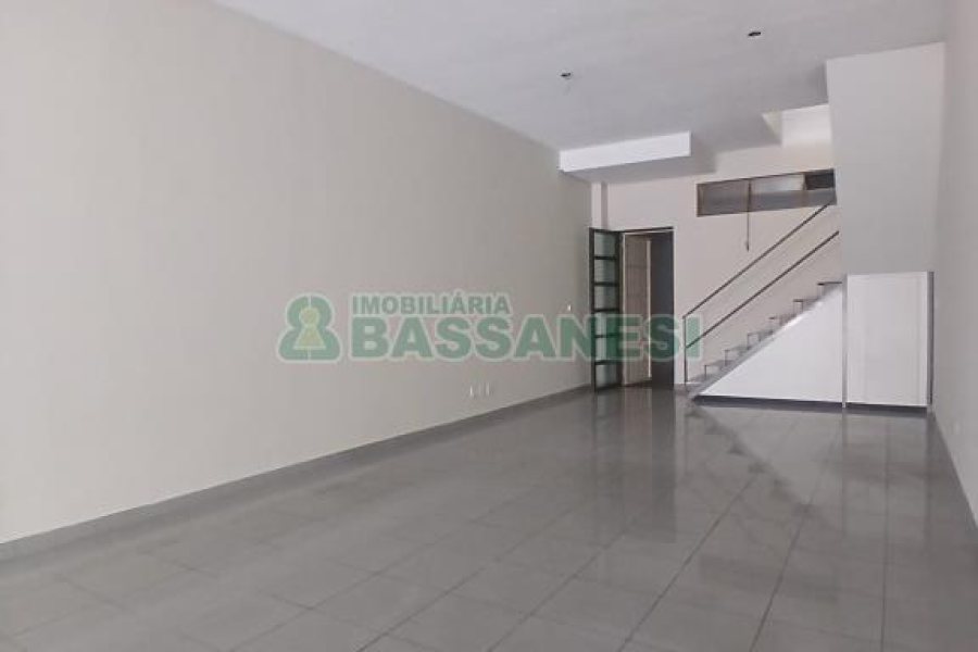 Loja com 120m², no bairro Centro em Caxias do Sul para Alugar
