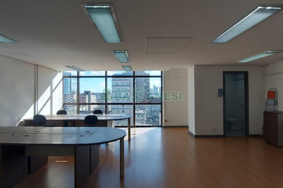 Sala com 50m², no bairro Centro em Caxias do Sul para Alugar