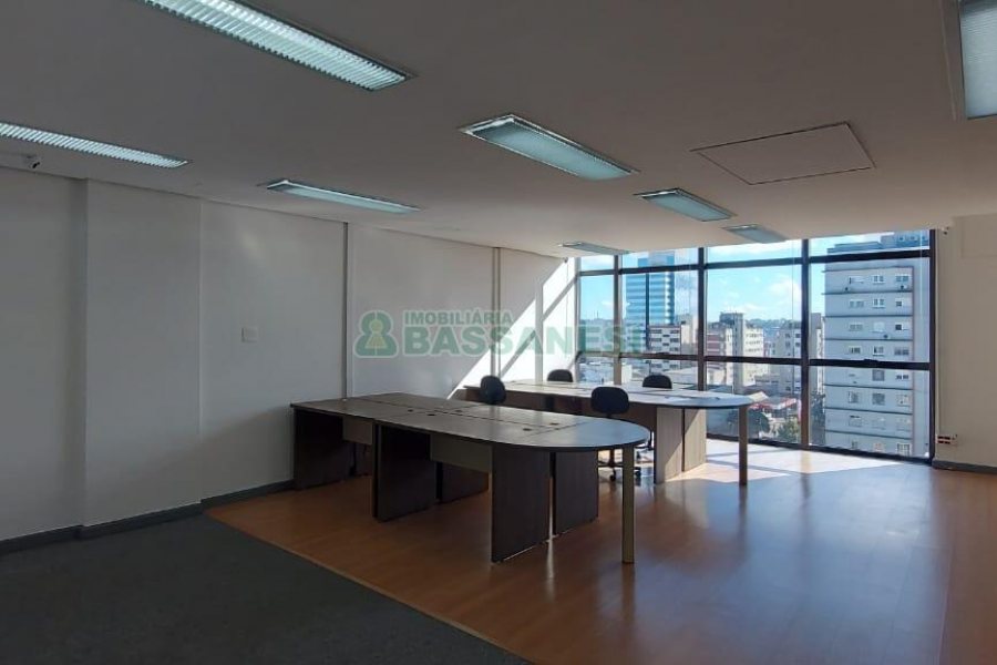 Sala com 50m², no bairro Centro em Caxias do Sul para Alugar