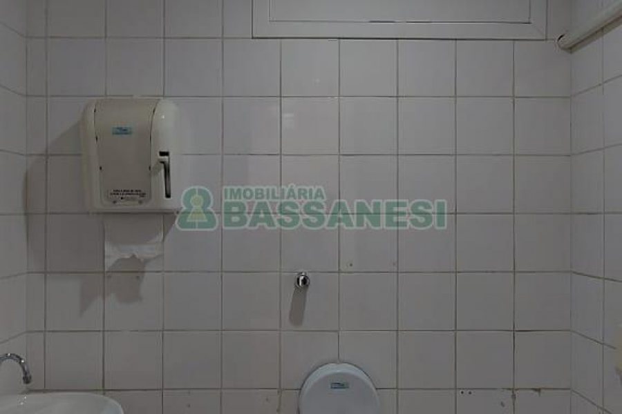 Sala com 50m², no bairro Centro em Caxias do Sul para Alugar