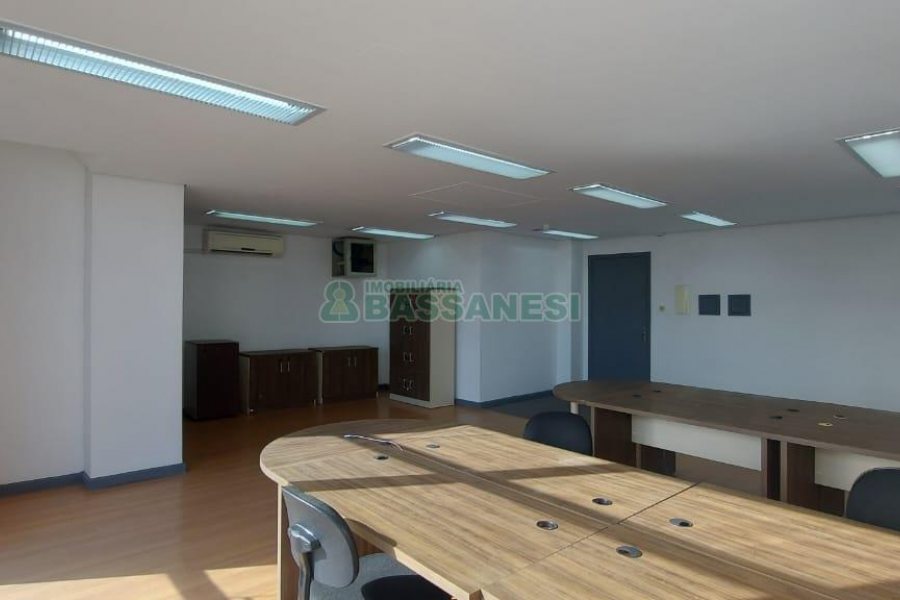 Sala com 50m², no bairro Centro em Caxias do Sul para Alugar