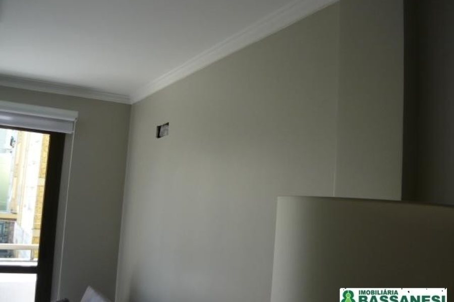 Apartamento com 123m², 3 dormitórios, 2 vagas, no bairro Centro em Caxias do Sul para Comprar