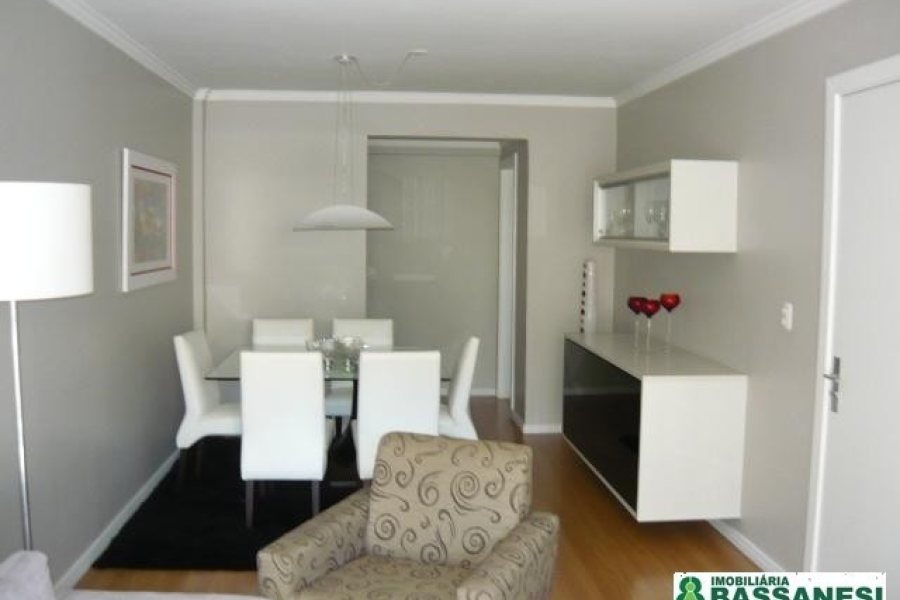 Apartamento com 123m², 3 dormitórios, 2 vagas, no bairro Centro em Caxias do Sul para Comprar