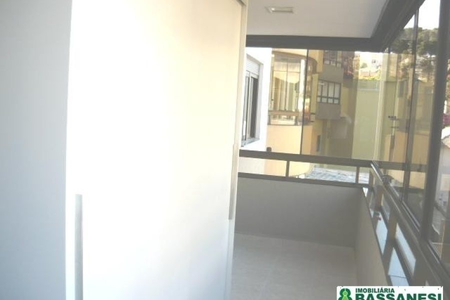 Apartamento com 123m², 3 dormitórios, 2 vagas, no bairro Centro em Caxias do Sul para Comprar