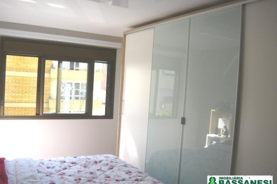 Apartamento com 123m², 3 dormitórios, 2 vagas, no bairro Centro em Caxias do Sul para Comprar