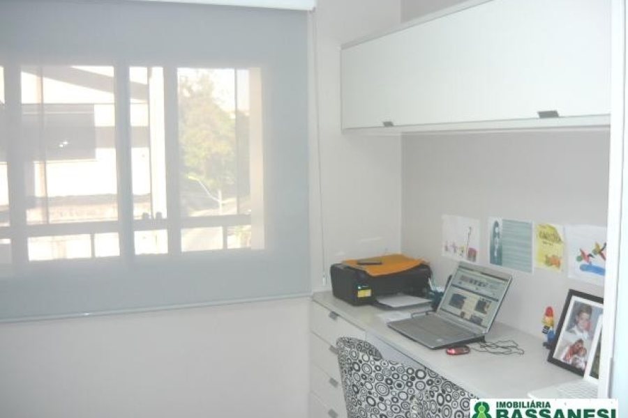 Apartamento com 123m², 3 dormitórios, 2 vagas, no bairro Centro em Caxias do Sul para Comprar