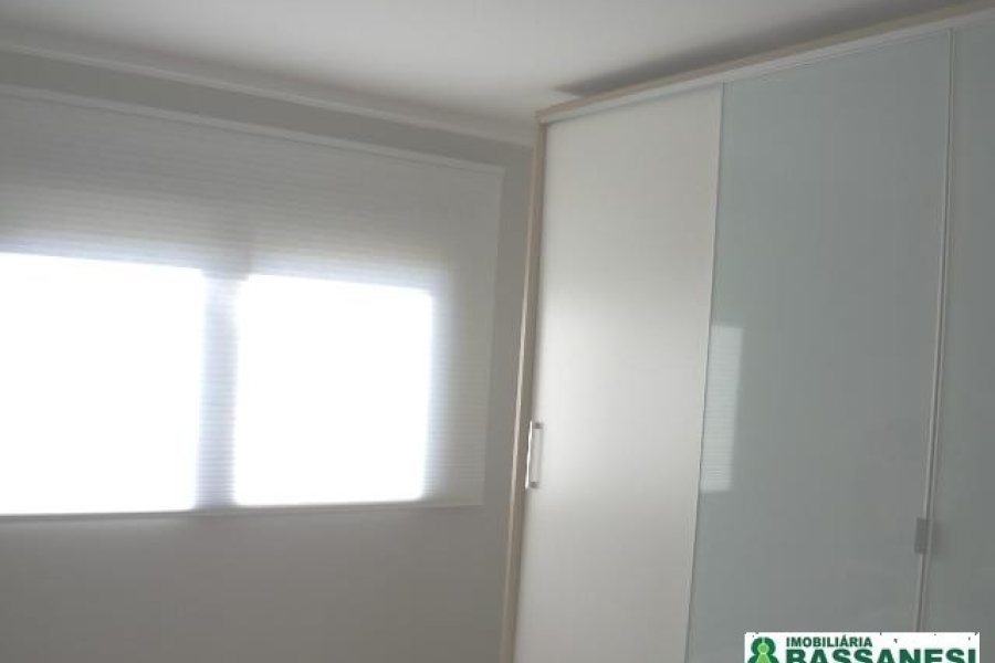 Apartamento com 123m², 3 dormitórios, 2 vagas, no bairro Centro em Caxias do Sul para Comprar