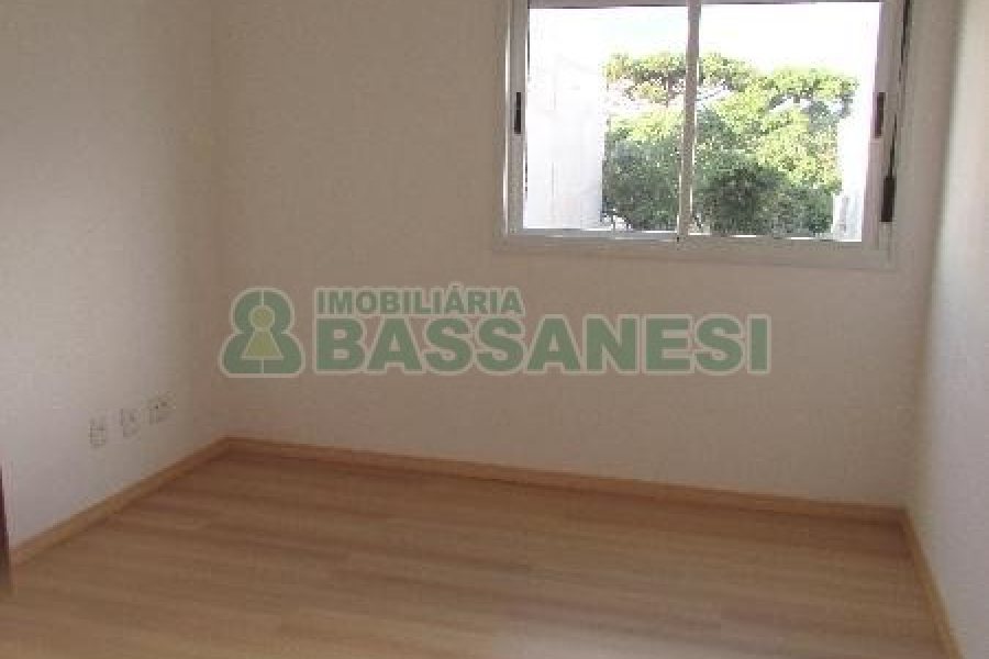Apartamento com 74m², 2 dormitórios, 2 vagas, no bairro Vila Verde em Caxias do Sul para Alugar