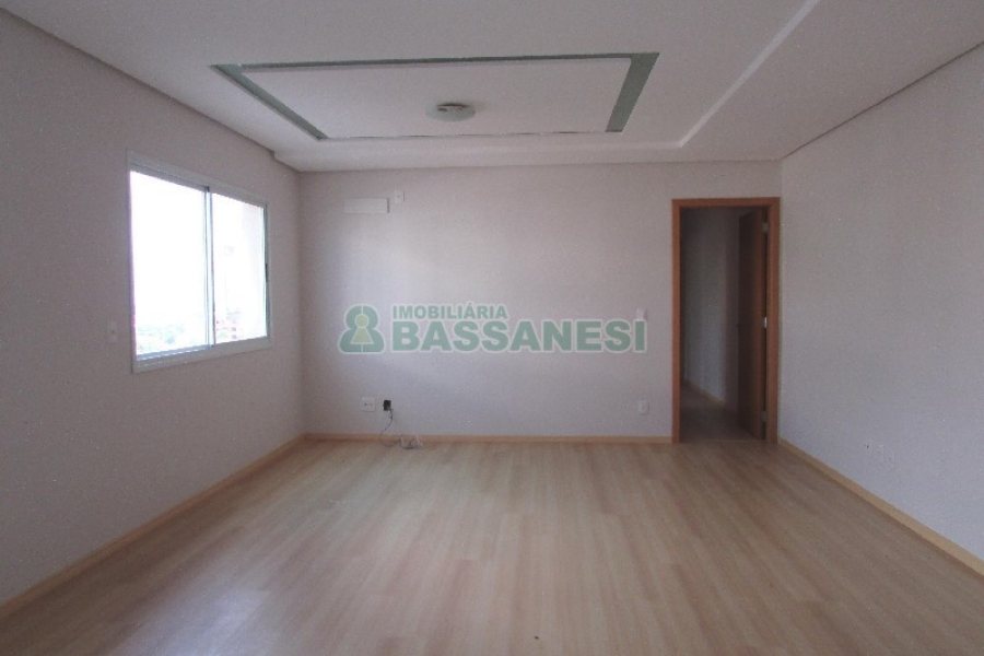 Apartamento com 74m², 2 dormitórios, 2 vagas, no bairro Vila Verde em Caxias do Sul para Alugar