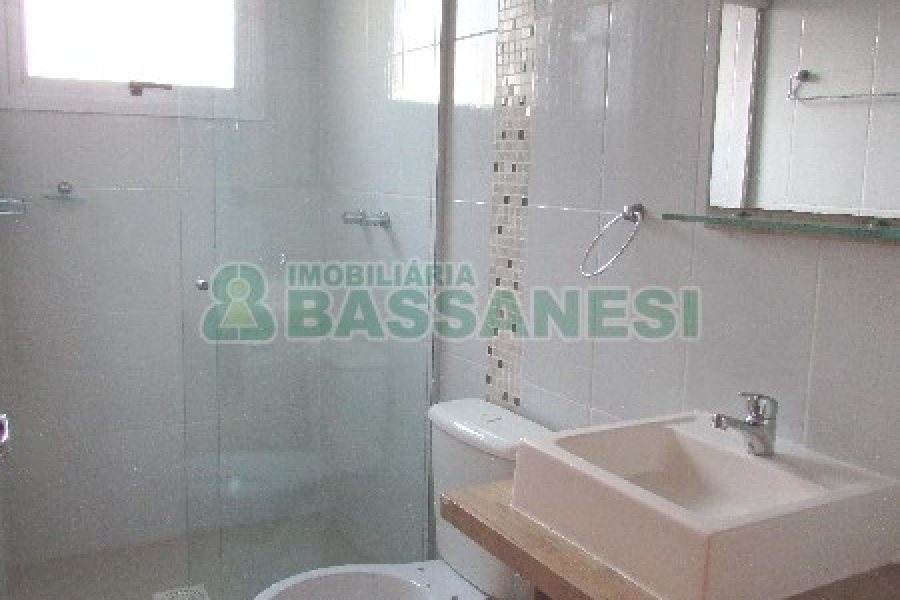 Apartamento com 74m², 2 dormitórios, 2 vagas, no bairro Vila Verde em Caxias do Sul para Alugar