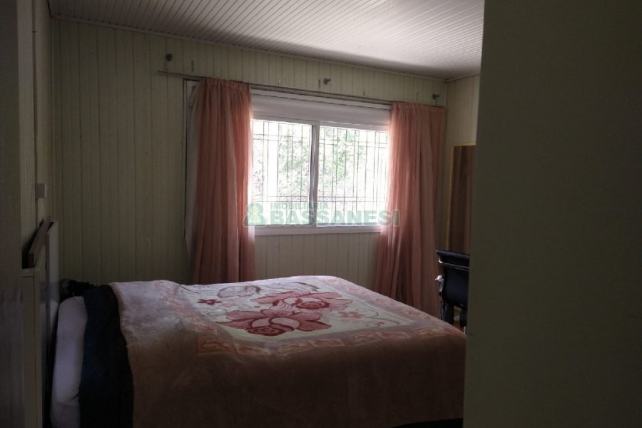 Casa Comercial com 120m², 5 dormitórios, 2 vagas, no bairro Madureira em Caxias do Sul para Comprar