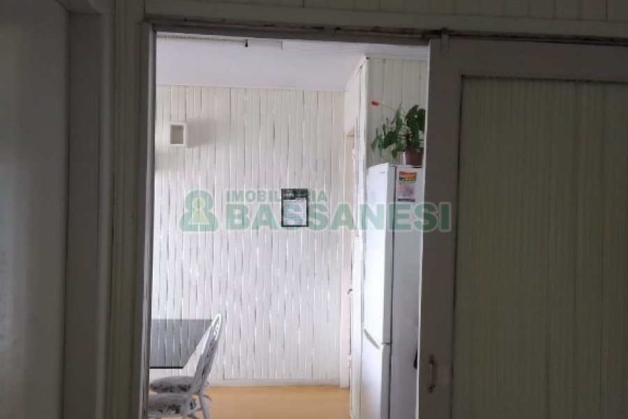 Casa Comercial com 120m², 5 dormitórios, 2 vagas, no bairro Madureira em Caxias do Sul para Comprar