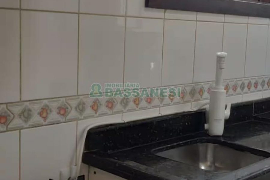 Sobrado com 105m², 3 dormitórios, 1 vaga, no bairro Santa Catarina em Caxias do Sul para Alugar