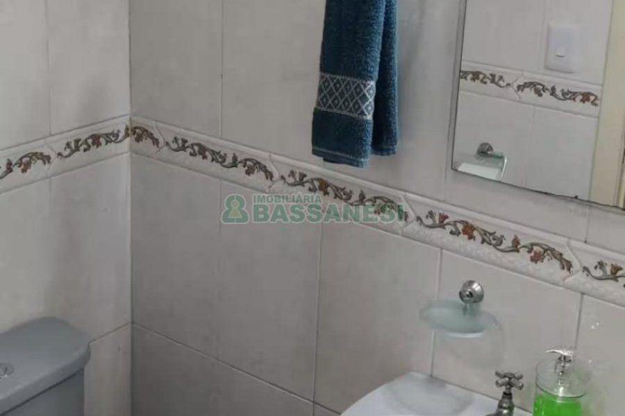 Sobrado com 105m², 3 dormitórios, 1 vaga, no bairro Santa Catarina em Caxias do Sul para Alugar