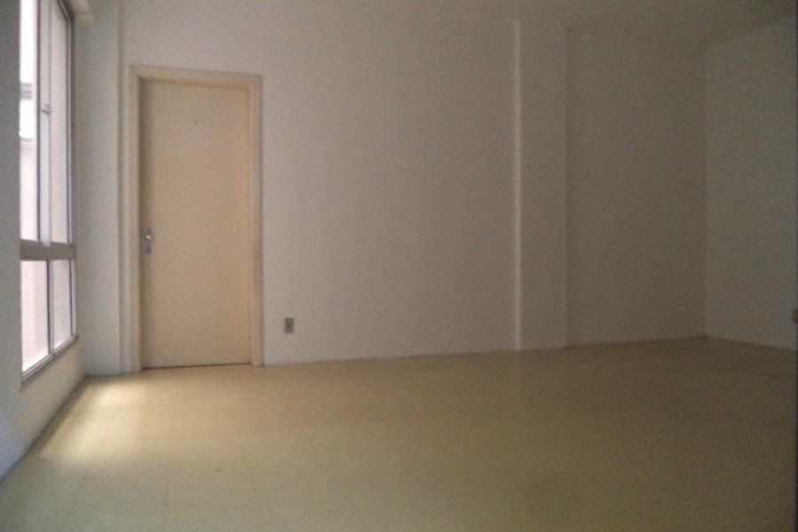 Sala com 30m², no bairro Centro em Caxias do Sul para Alugar